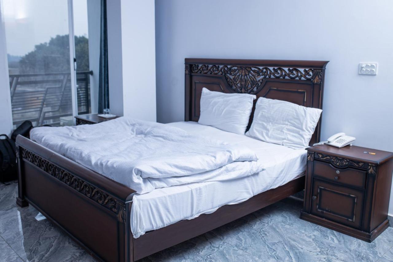 מלון רוואלפינדי Regal Residency מראה חיצוני תמונה
